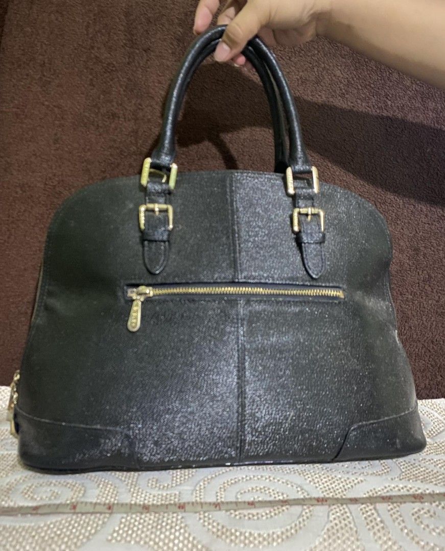 Sisley dome bag (Category: Shoulder Bags) located in San Fernando. Submitted by brandeddeclutter. (Listing ID 1237238894, Image 3). Description: sisley alma bag large size with sigm of use s sling sling issue: repainted as black (original color is blue) *product color may slightly vary due to photographic lighting sources.