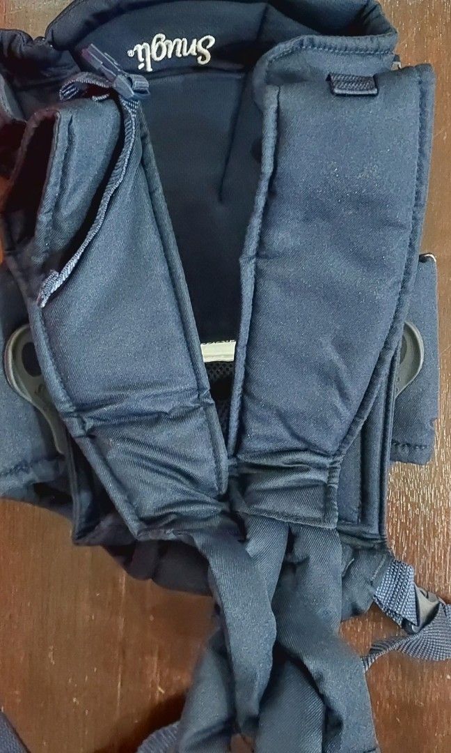 Snugli Baby Carrier (Category: Carriers & Slings) located in Manila. Submitted by mpirerules (Listing ID 1237167105, Image 3). Description: Snugli baby carrier Php1000 plus sf (orig price php2399) Seller from Antipolo City 💝 Make you Php1k offer to reserve item for you - 24 hour reservation only 💝 Tried with my baby once, kept, then stored so manage your expectations; needs cleaning- do not buy if uncomfortable 💝 Payment methods: BDO/BPI cash 