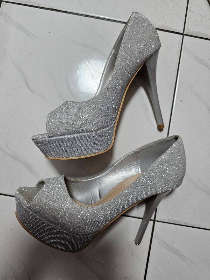Silver high new arrivals heels size 2