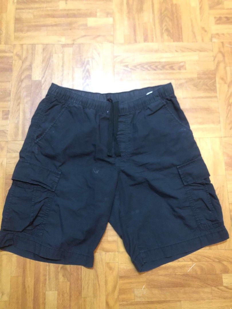 Uniqlo Black Cargo Shorts on Carousell