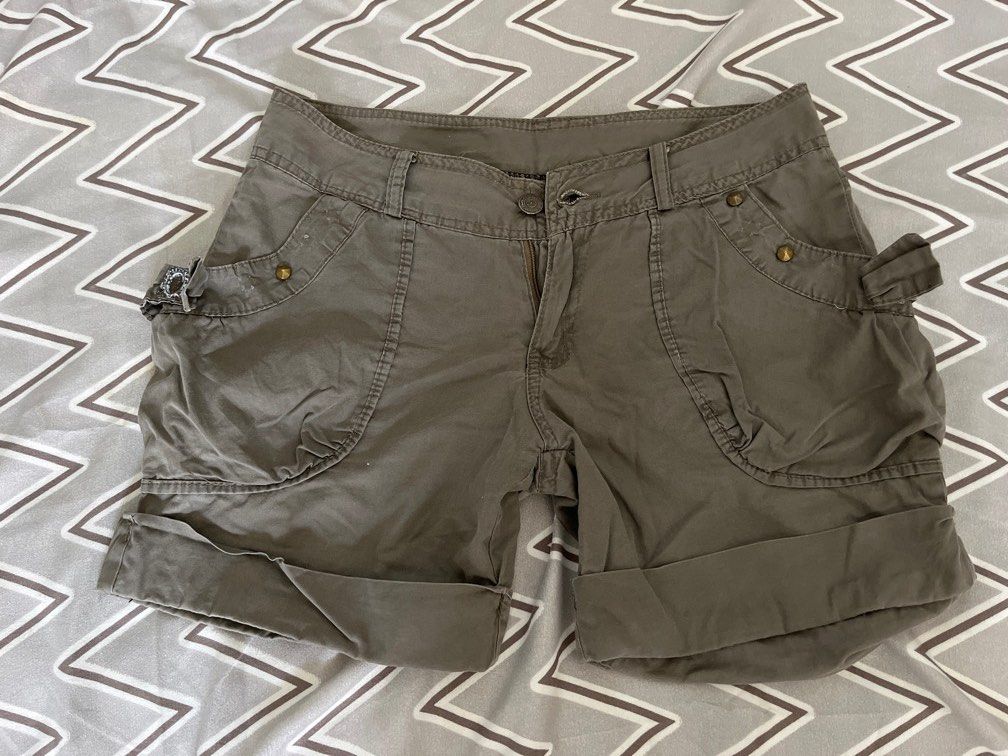 vintage cargo shorts, Women's Fashion, Bottoms, Shorts on Carousell
