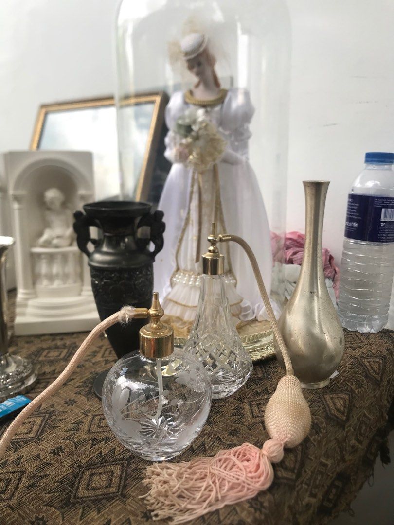 Vintage Crystal perfume bottle, Hobbies & Toys, Memorabilia