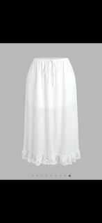 White Flowy Maxi Skirt: 2000's Boho Vibe