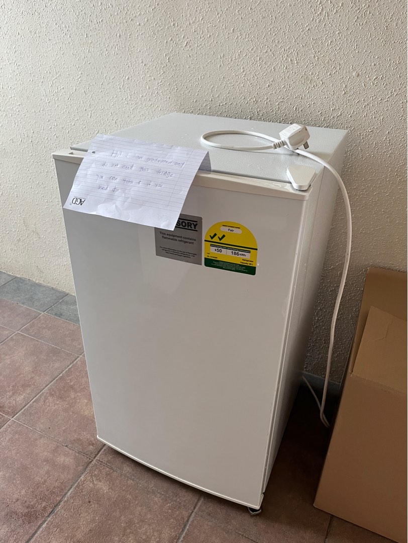 Tall Mini Fridge 90L, TV & Home Appliances, Kitchen Appliances