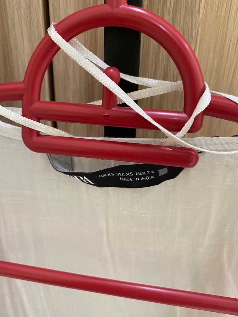 Zara (Category: Blouses) located in Seremban. Submitted by nofamoar (Listing ID 1237175124, Image 3). Description: Worn once. Nak jual sebab nak clear wardrobe. Harga inc postage. Cutting boleh muat small m. .