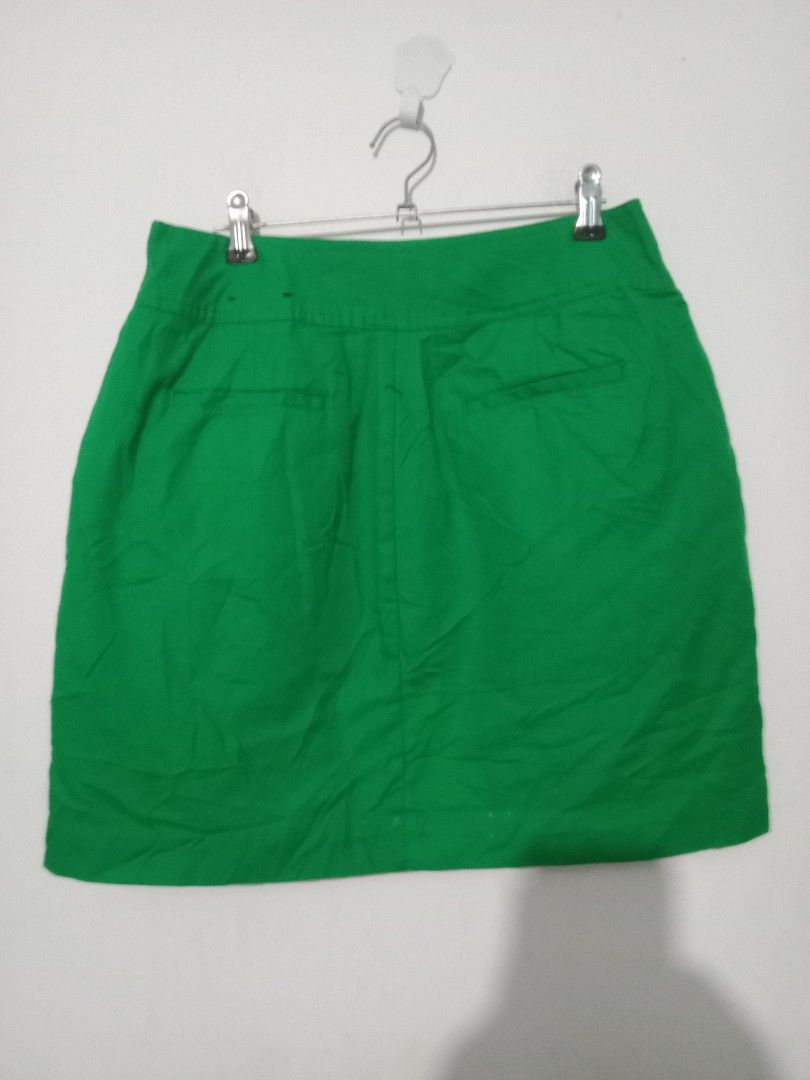 Green skirt banana sales