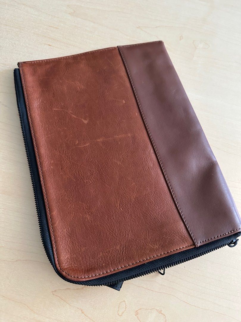 Fossil men on sale clutch