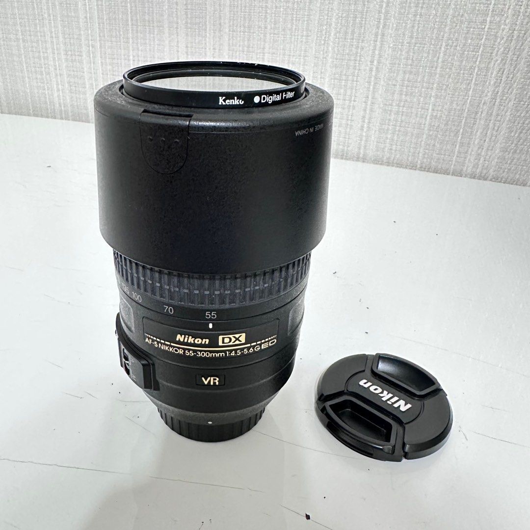 Nikon望遠レンズ AF-S NIKKOR 55-300 VR - カメラ