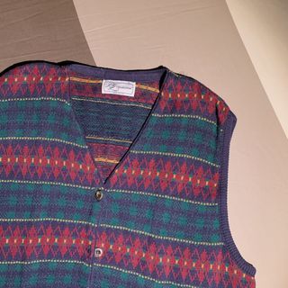  THRIFTED SWEATER VEST