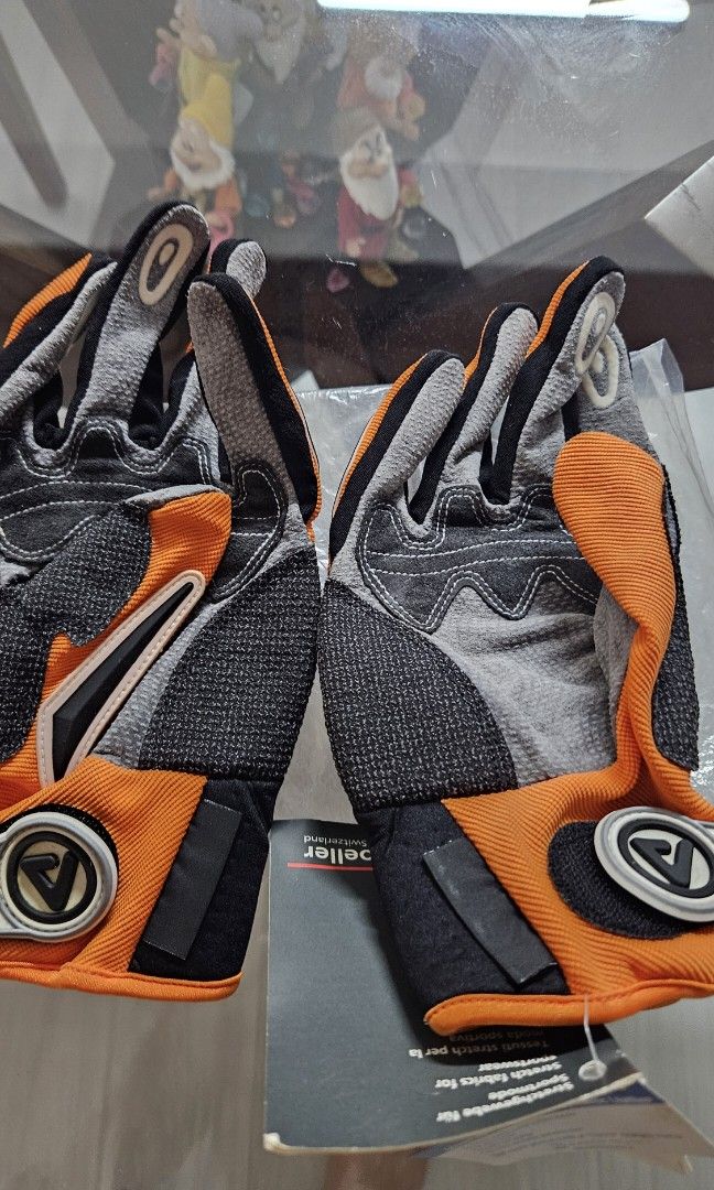 Carbon gloves nike hot sale