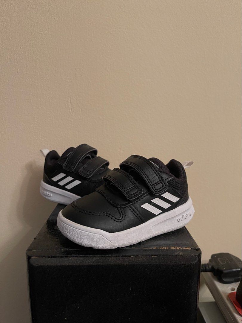 Black adidas clearance baby shoes