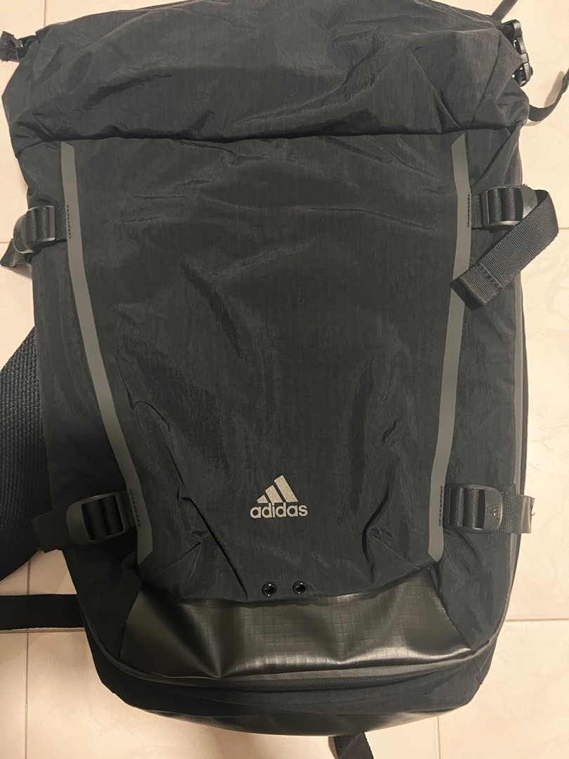 Adidas ultrabook top