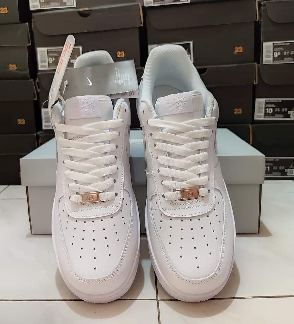 triple white airforce 1