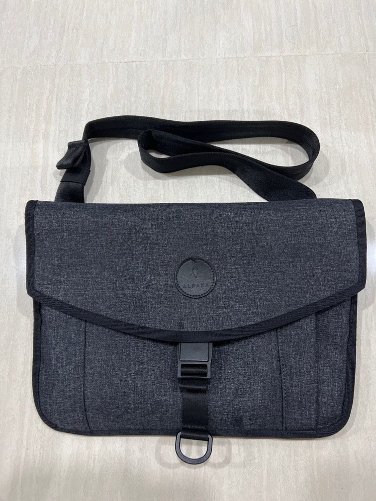Alpaka Alpha Sling XL Men s Fashion Bags Sling Bags on Carousell
