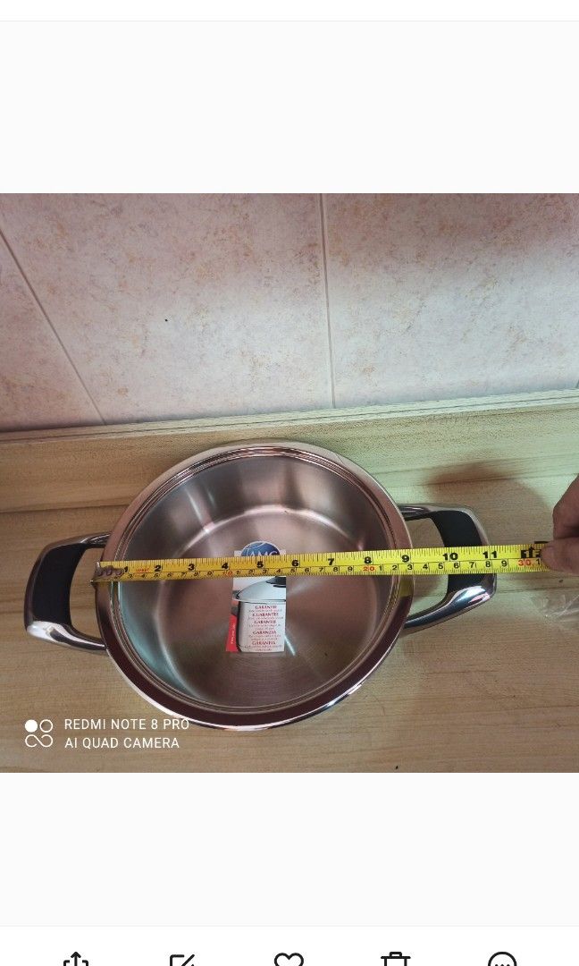 AMC cookware (Category: Cookware & Accessories) located in Singapore. Submitted by tk32123 (Listing ID 1237442789, Image 2). Description: AMC cookware for sale.