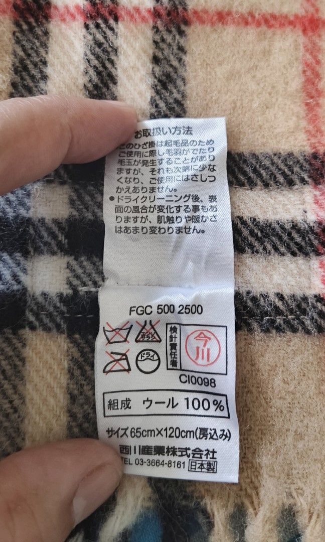 Burberry scarf deals label authentic