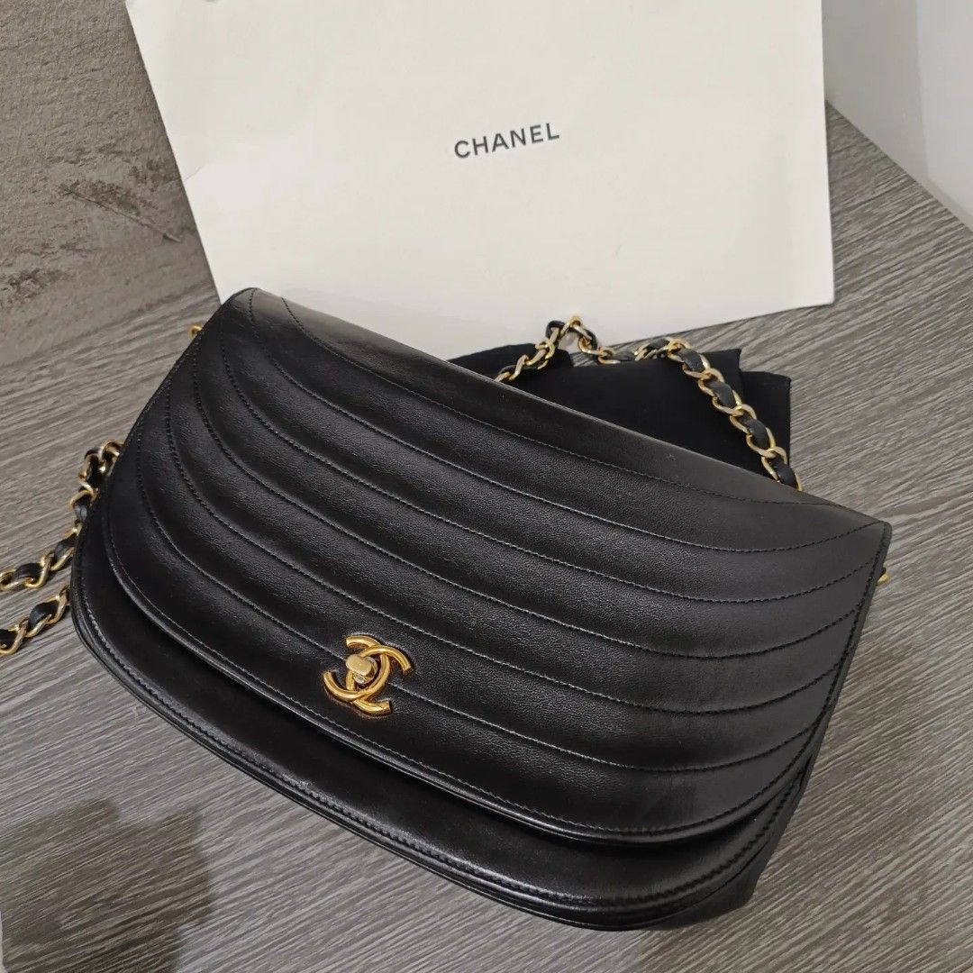 Authentic Chanel Pink Caviar Passport holder, Luxury, Bags & Wallets on  Carousell