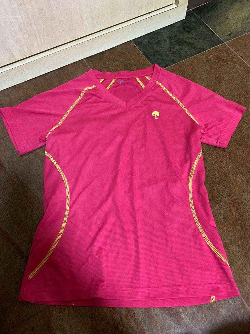 Basic top (Category: Shirts) located in Singapore. Submitted by nofakespls (Listing ID 1237408453, Image 8). Description: PM me for more details. Trades r welcome.