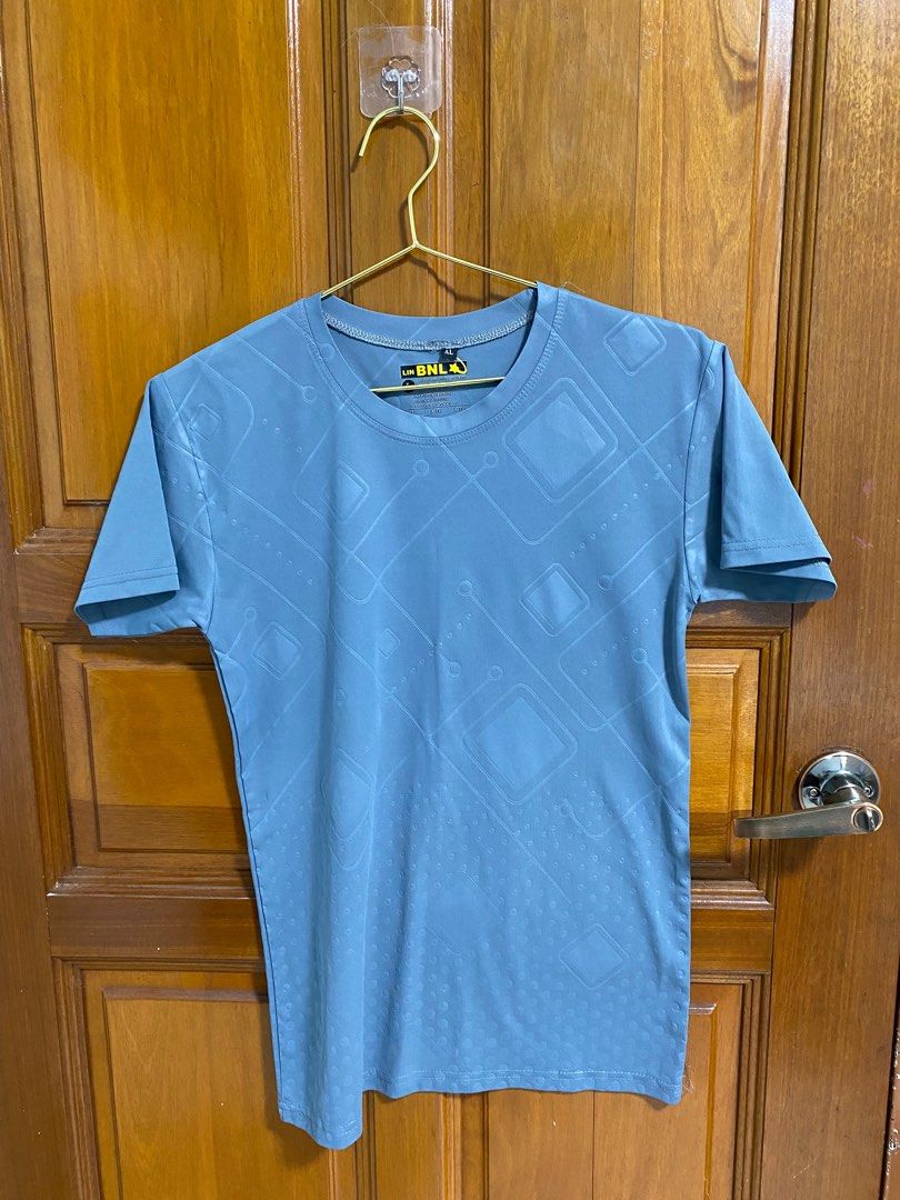 Basic top (Category: Shirts) located in Singapore. Submitted by nofakespls (Listing ID 1237408774, Image 8). Description: Pm me for more details Trades r welcome.
