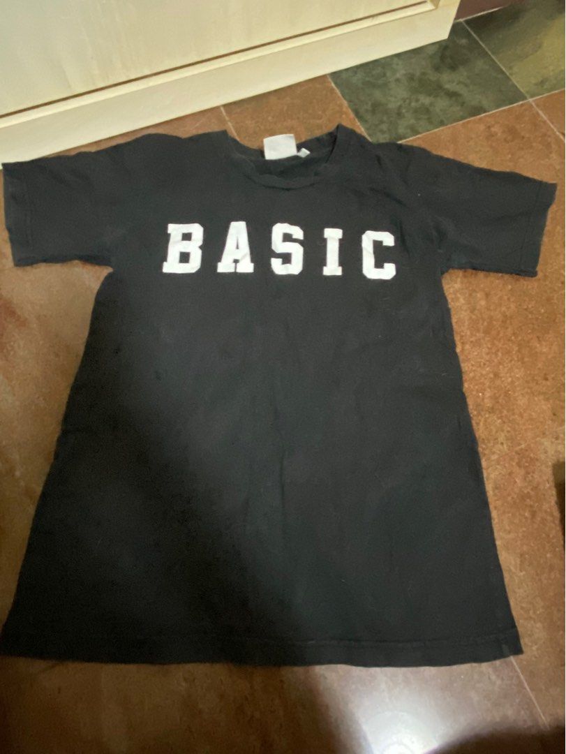 Basic tshirt (Category: Shirts) located in Singapore. Submitted by nofakespls (Listing ID 1237408121, Image 7). Description: PM me for more details. Trades r welcome. .