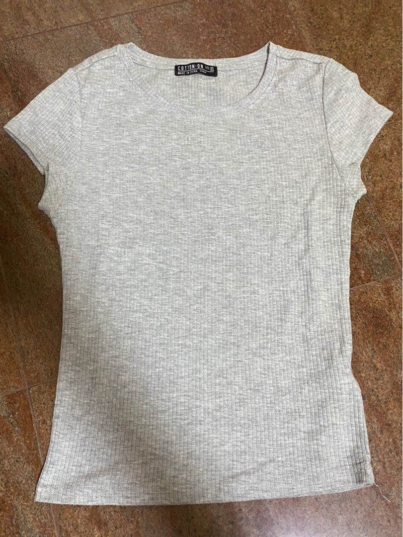 Basic tshirt (Category: Shirts) located in Singapore. Submitted by nofakespls (Listing ID 1237408121, Image 3). Description: PM me for more details. Trades r welcome. .