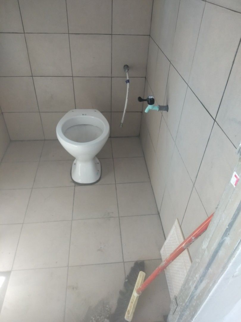 Bina rumah dan renovasi rumah, Furniture & Home Living, Bathroom