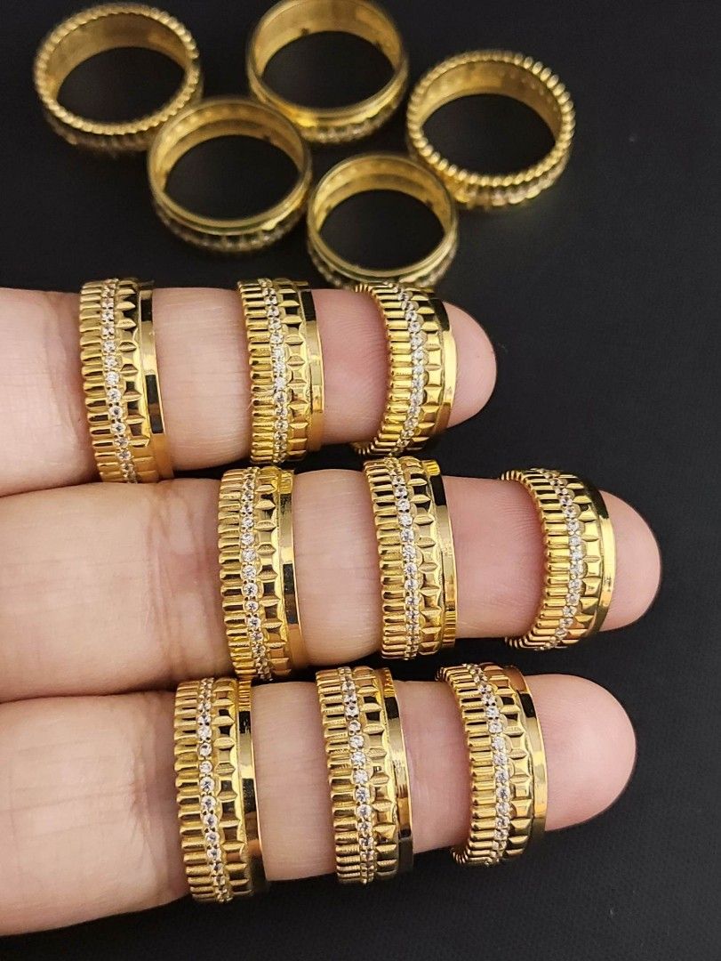 Order Yellow Gold Zirconia Women's Ring Adore Line 4 mm | GLAMIRA.com