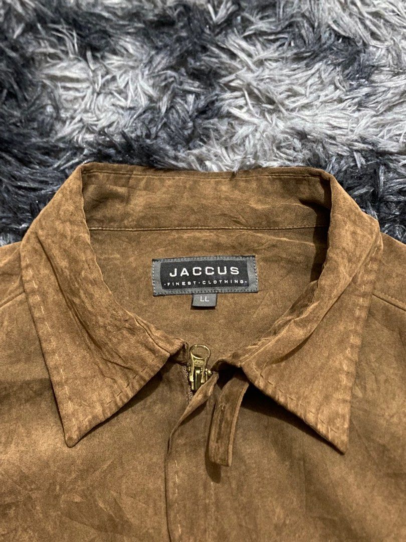 Brown Jacket (Category: Coats, Jackets and Outerwear) located in Baguio. Submitted by kewlfinds (Listing ID 1237384237, Image 2). Description: The item is in good condition. Message me for more inquiries..