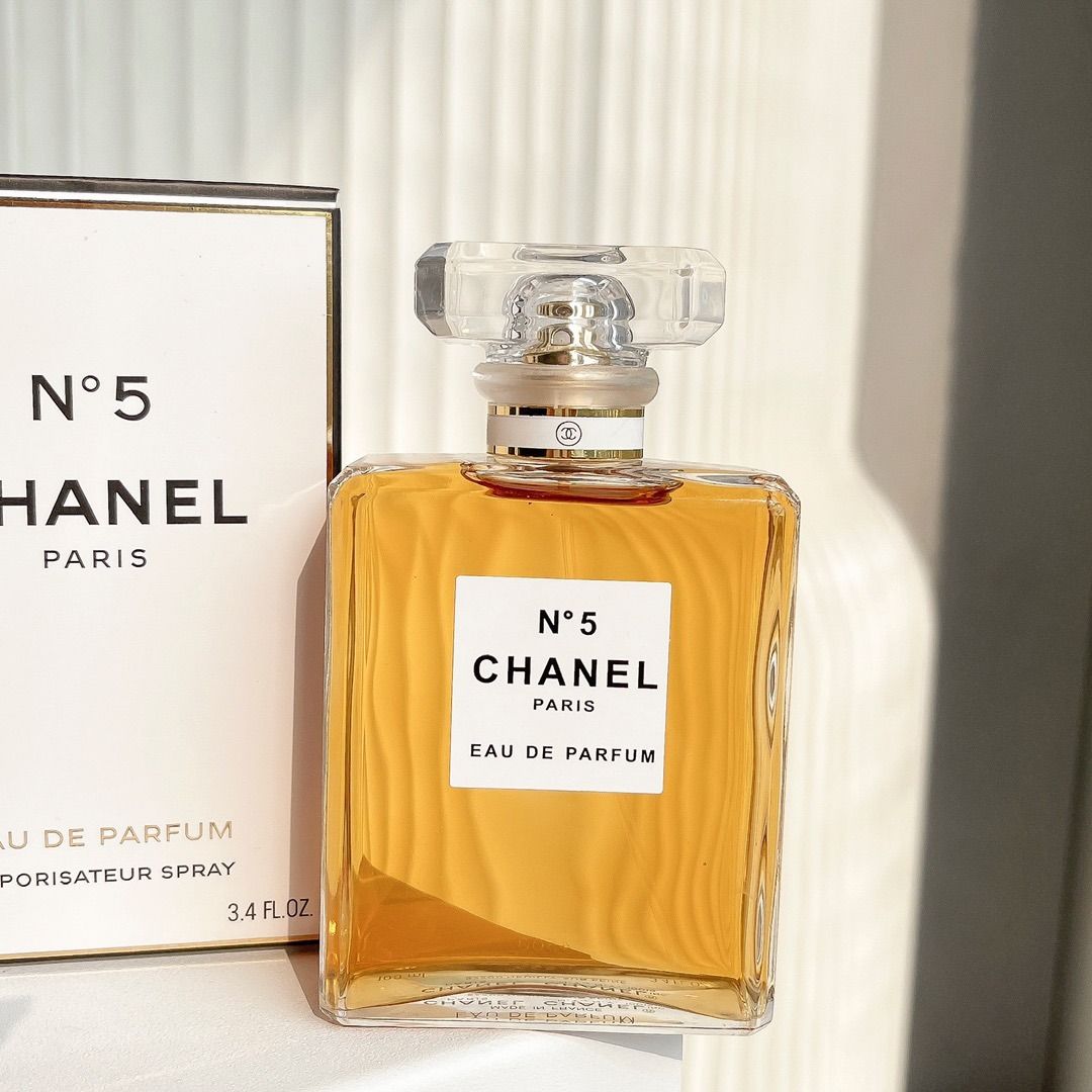 Dyrt På daglig basis Følge efter Chanel N°5 Eau de Parfum 100ml, 美容＆化妝品, 健康及美容- 香水＆香體噴霧- Carousell