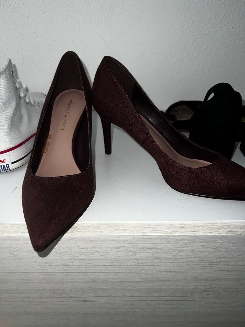 Burgundy suede 2025 heels