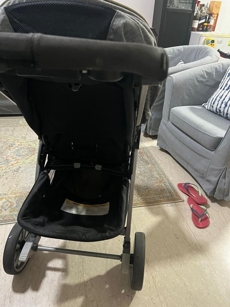 Chicco Bravo Stroller with Car seat, Babies & Kids, Going Out