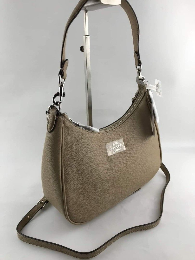 Coach Teri Hobo ( Khaki ) (Category: Luxury Bags & Wallets) located in Paranaque City. Submitted by aralofranco (Listing ID 1237448547, Image 3). Description: 2 way bag.