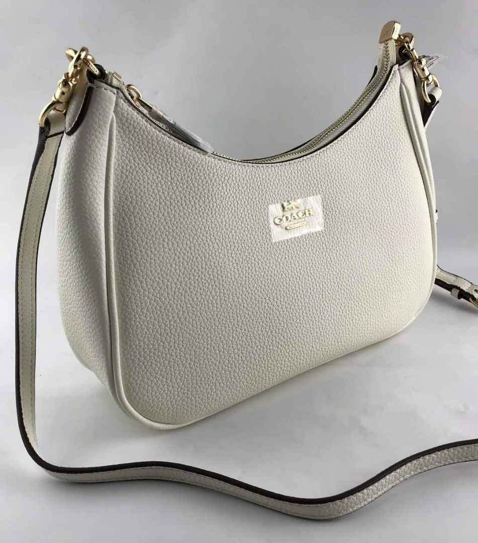Coach Teri Hobo ( White) (Category: Luxury Bags & Wallets) located in Paranaque City. Submitted by aralofranco (Listing ID 1237460248, Image 1). Description: .