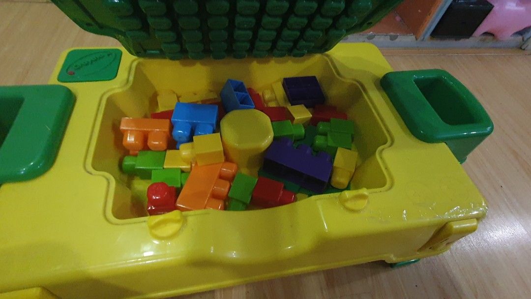 Crayola hotsell lego table