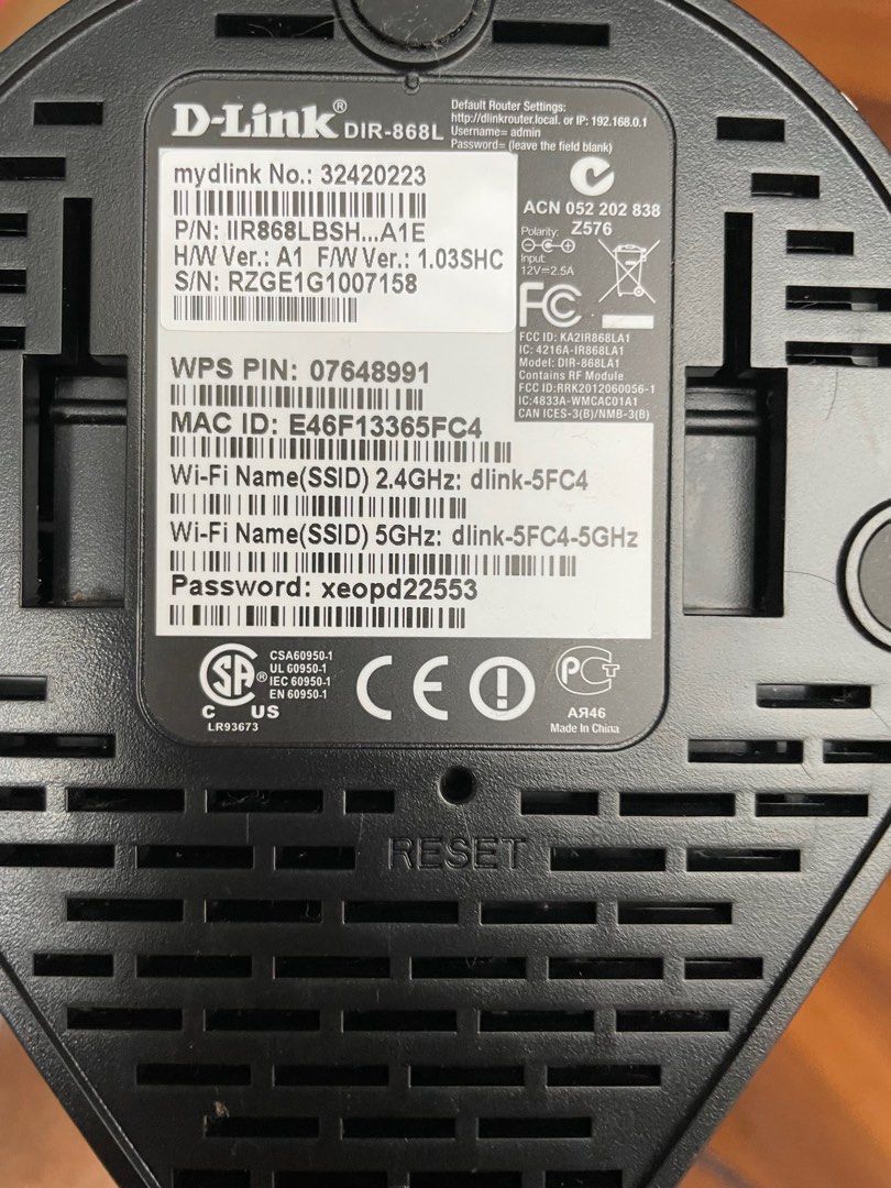 D-Link modem (Category: Networking) located in Singapore. Submitted by dandickson (Listing ID 1237376841, Image 3). Description: D-Link modem.