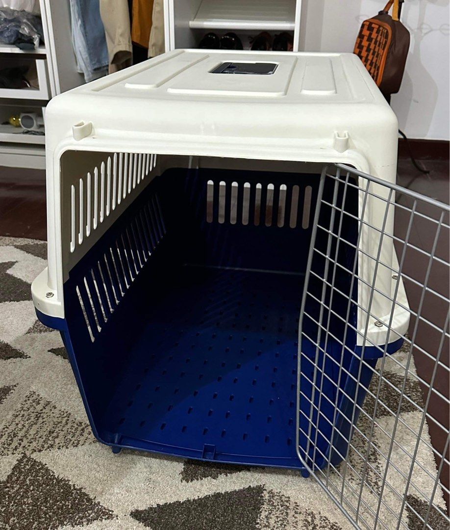 Dog Crate, Airline Approved, Size 4, XL Blue on Carousell