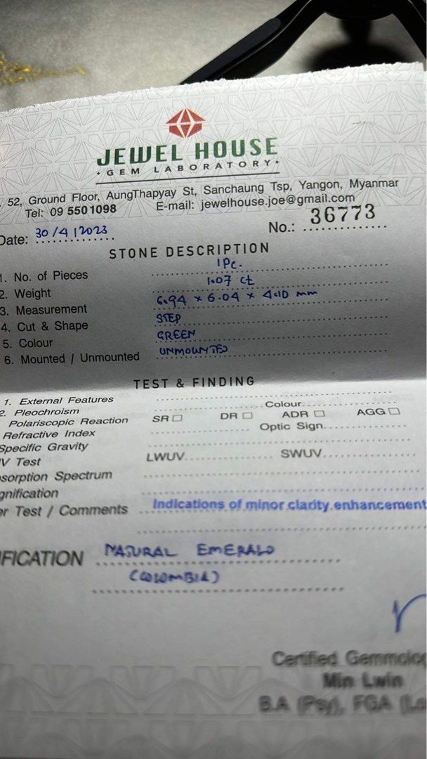 Emerald (Category: Precious Stones) located in Singapore. Submitted by joyce54321 (Listing ID 1237458812, Image 3). Description: Nice colour Columbia Emerald 1 pc 1.07 ct Lab cert is included .