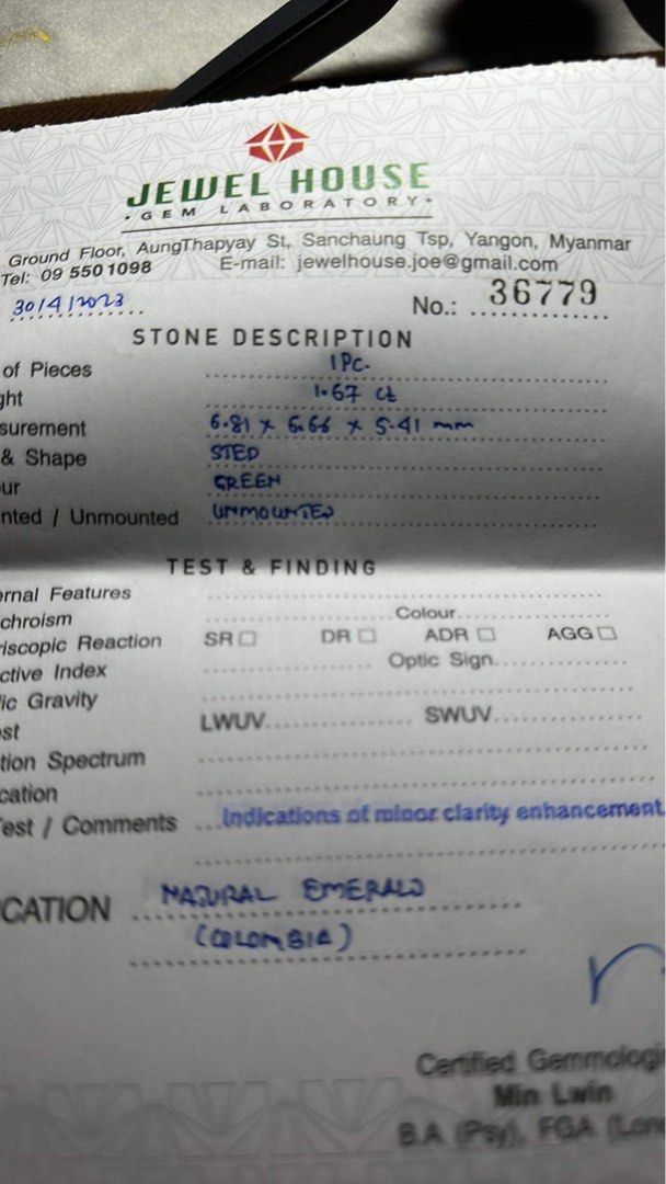 Emerald (Category: Precious Stones) located in Singapore. Submitted by joyce54321 (Listing ID 1237456993, Image 3). Description: Nice colour Columbia Emerald 1 pc 1.67 ct Lab cert is included .