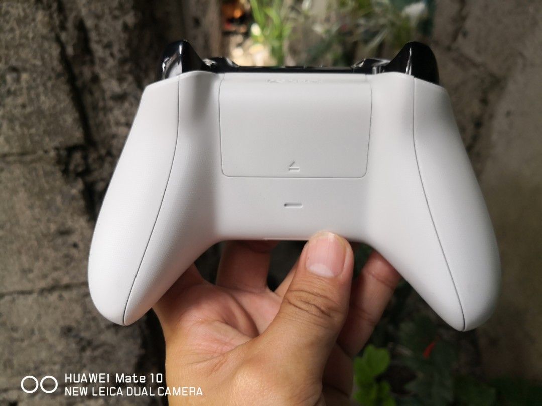 Xbox one hotsell s controller sale