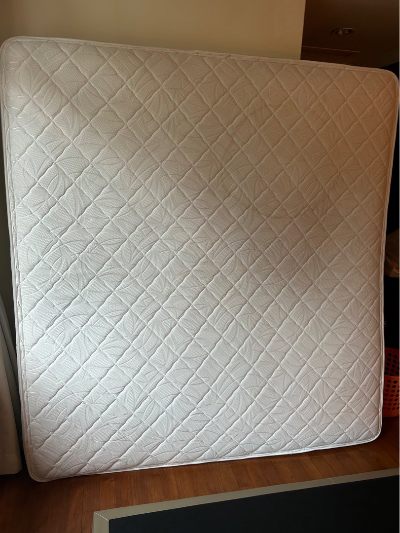 *Free!* Magic Koil king mattress, Furniture & Home Living, Furniture