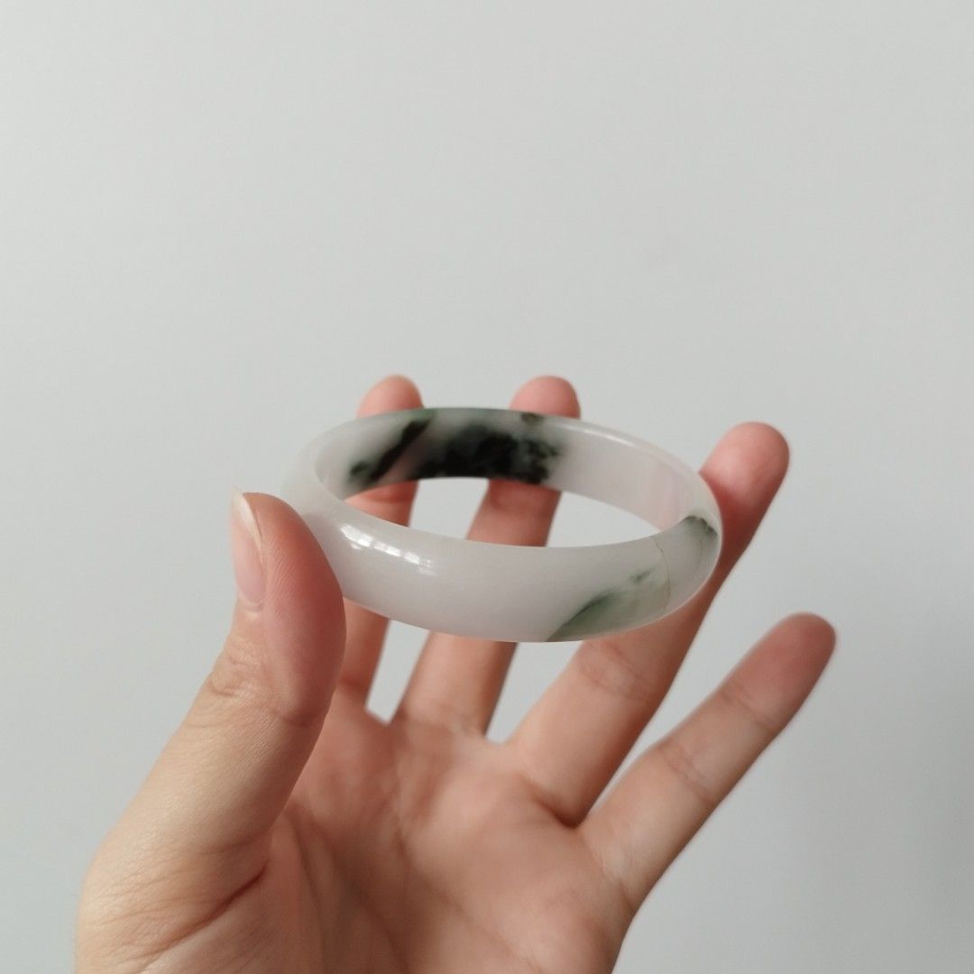 Genuine jadeite bangle hotsell