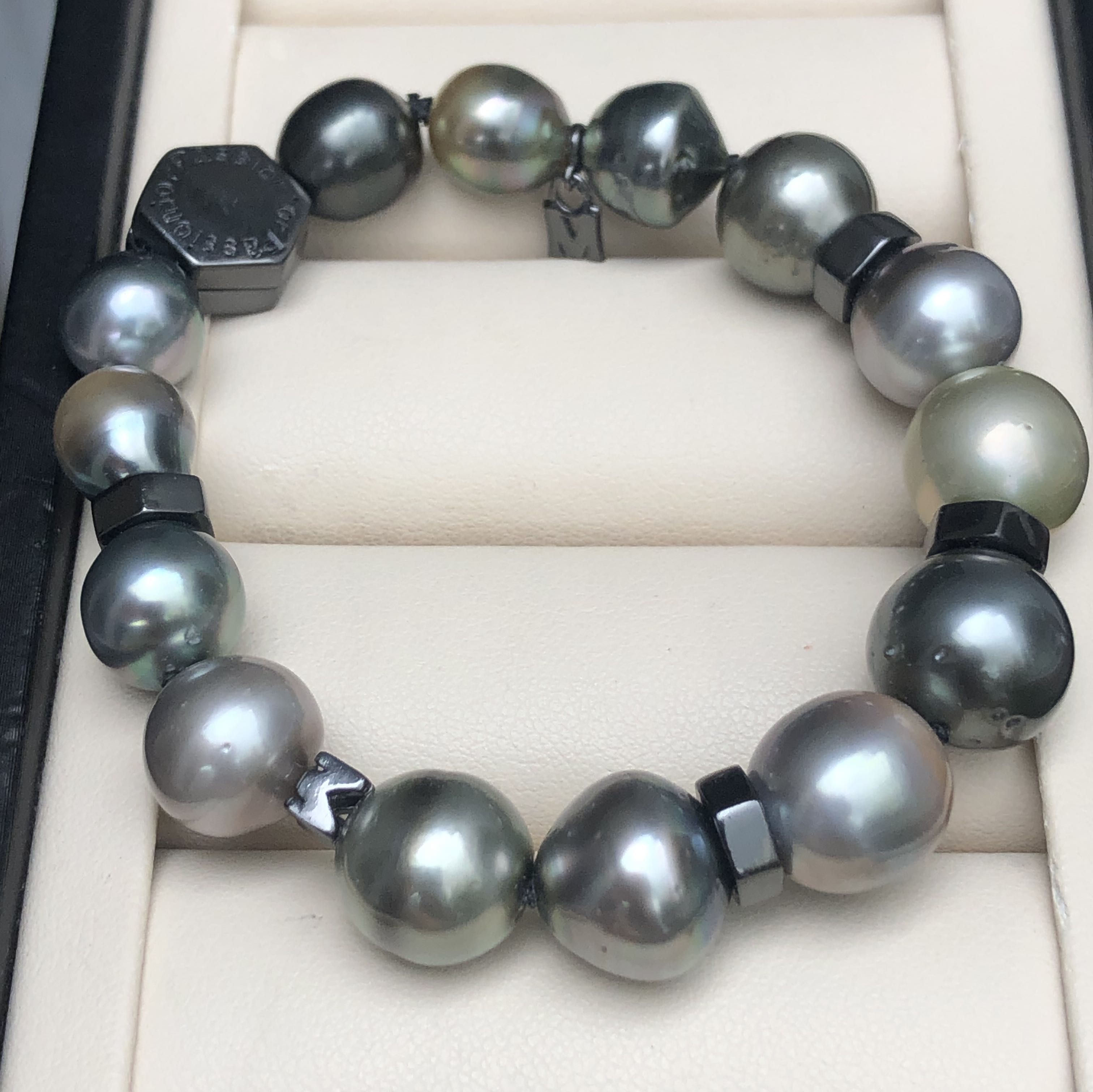 Real black pearl top bracelet