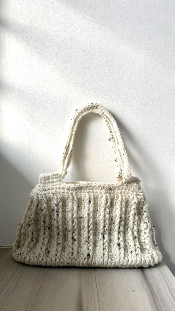 White crochet shoulder bag hotsell