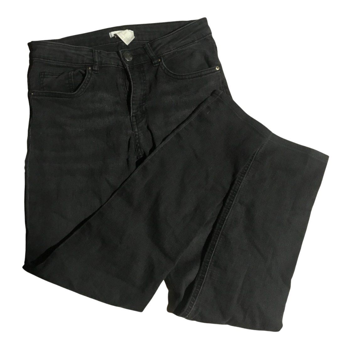 H&M Black Mom Jeans (Category: Jeans) located in San Juan City. Submitted by d3clutterz (Listing ID 1237433928, Image 1). Description: this was only used occasionally since it was too big for me. gcash payment only !! shippings via lalamove or j&t.