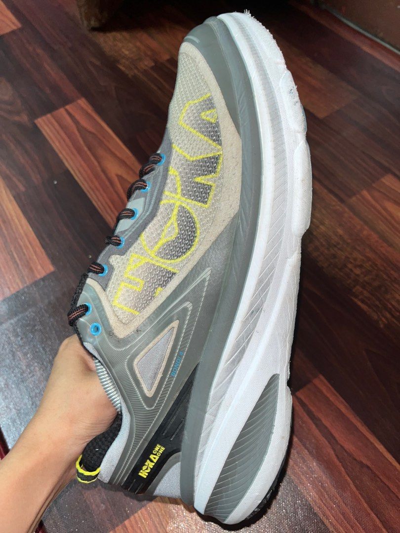 HOKA BONDI 4 Men s Fashion Footwear Sneakers on Carousell