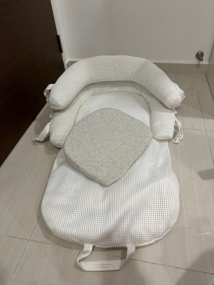 Elevating bassinet for sales reflux