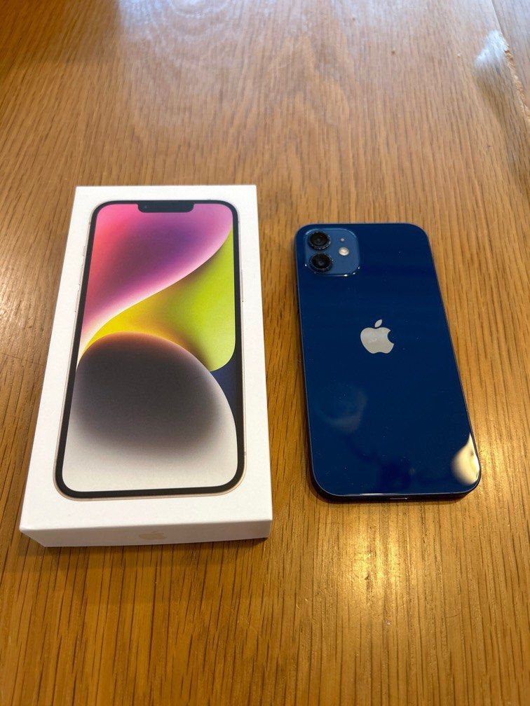 iphone 12 (Category: iPhone 12 Series) located in Singapore. Submitted by triffyy (Listing ID 1237376794, Image 2). Description: Iphone 12, slight scratches on the screen that are barely visible. Battery life still good .