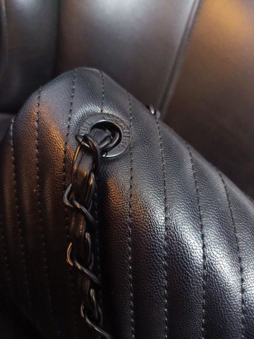 Japan Preloved Chanel Double Flap (Category: Luxury Bags & Wallets) located in Cebu City. Submitted by day.98 (Listing ID 1237479615, Image 3). Description: selected from japan surplus genuine leather with holo sticker with dust bag meduim size mo flaws.