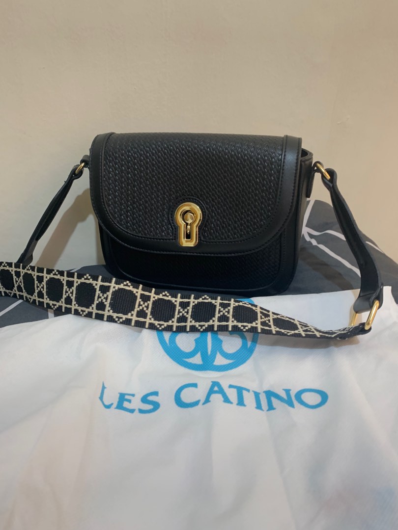 Les castino on Carousell