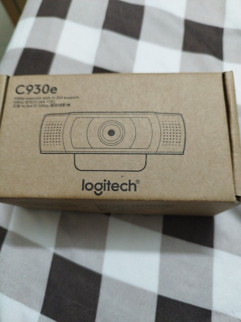 Logitech c930e webcam （分類：網絡攝影機）位於 Hong Kong。 由 cox378 提交（商品編號 1237462099，圖片 2）。簡介： 有美顏功能，攝影距離適中，唔會影得太大頭，連鏡頭蓋，支援 H.264, 1080p。 星期一至五，6:00之前中環，6：00之後佐敦，柯士甸站。。